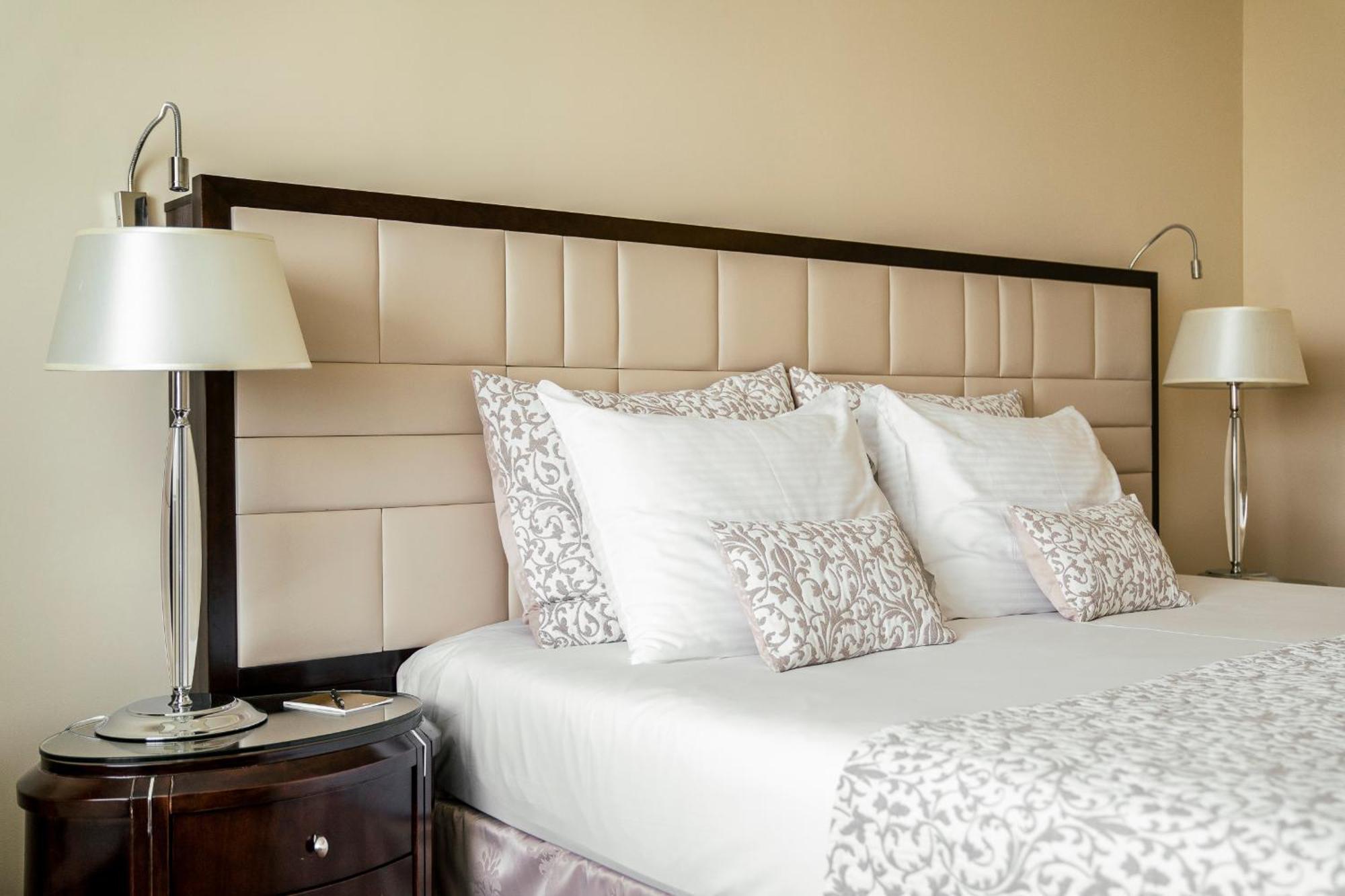 Deluxe Double or Twin Room Partial Sea View Wellness Spa Access